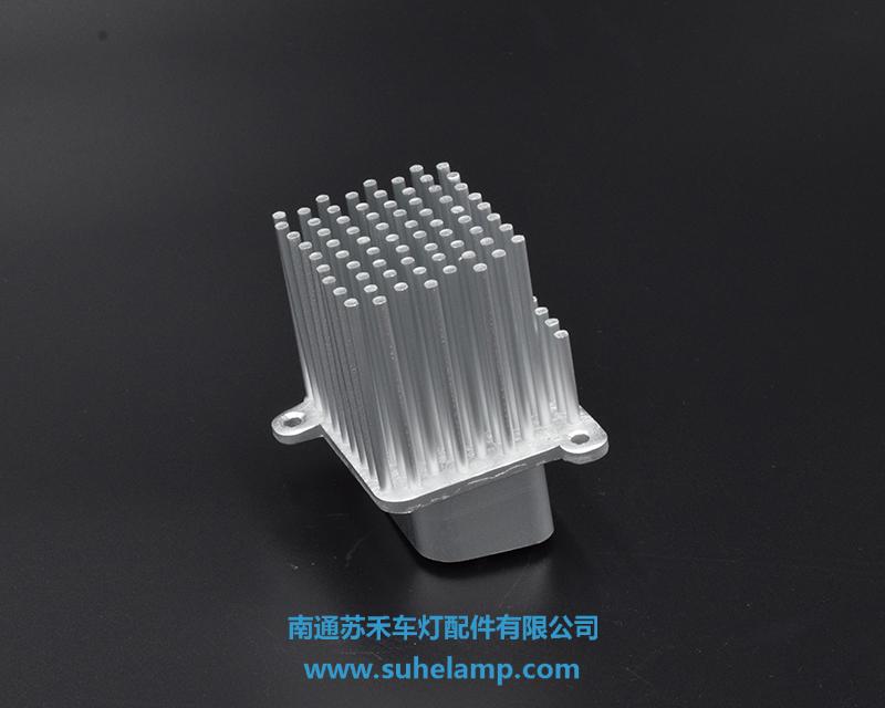 汽车前灯光导散热器